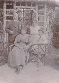 Max und Anna Bothe (links) mit Verwandten, ca. 1918